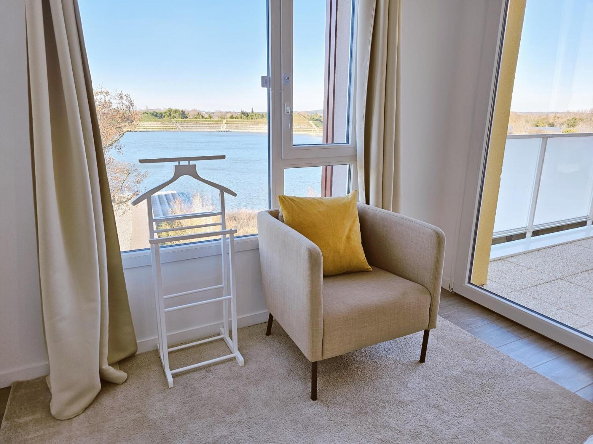 Lakeside Provence - Appartement Classe 4 Etoiles, Vue Sur Le Lac, Parking Sous-Sol, Double Clim مونتيو المظهر الخارجي الصورة