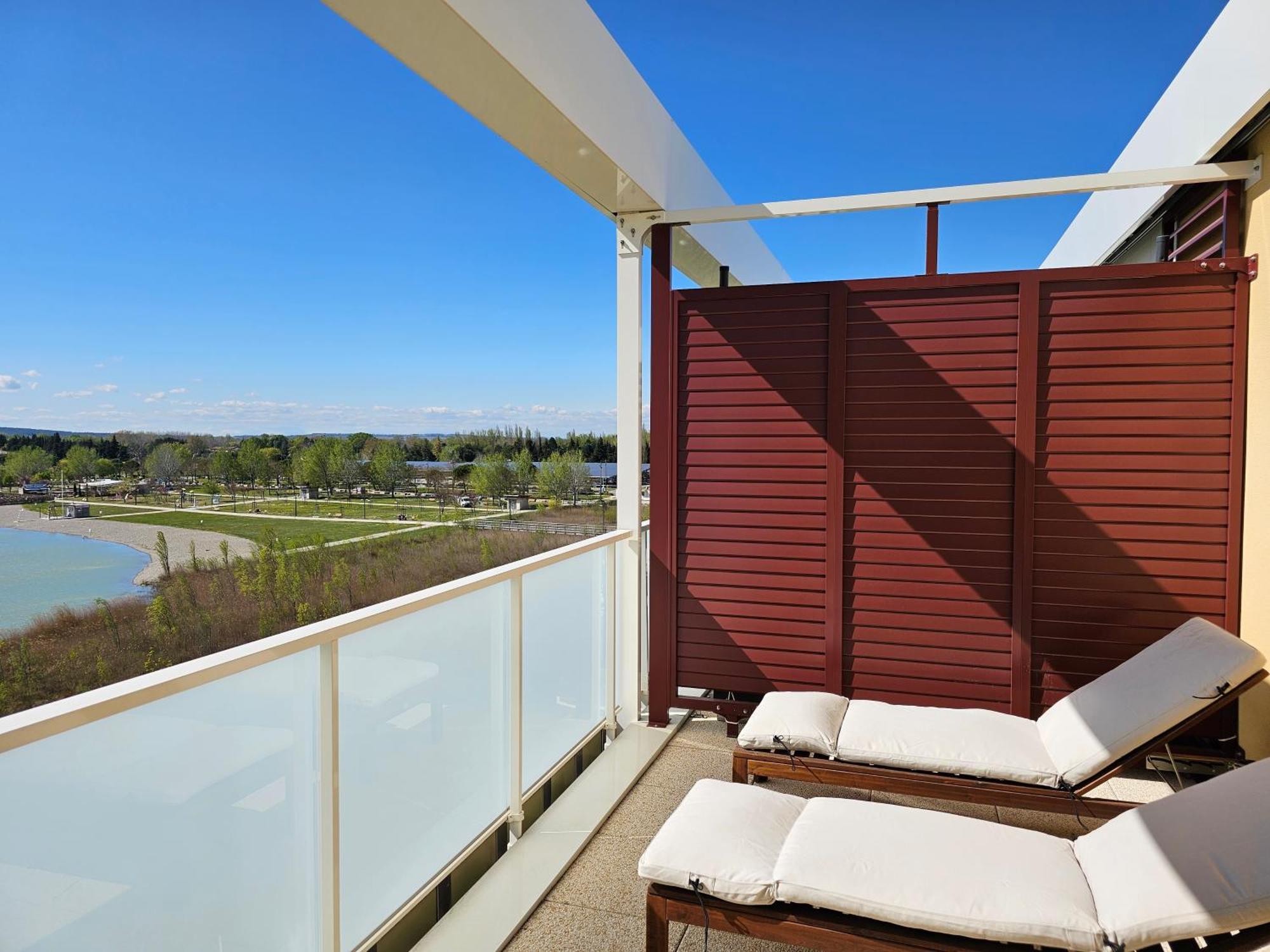 Lakeside Provence - Appartement Classe 4 Etoiles, Vue Sur Le Lac, Parking Sous-Sol, Double Clim مونتيو المظهر الخارجي الصورة