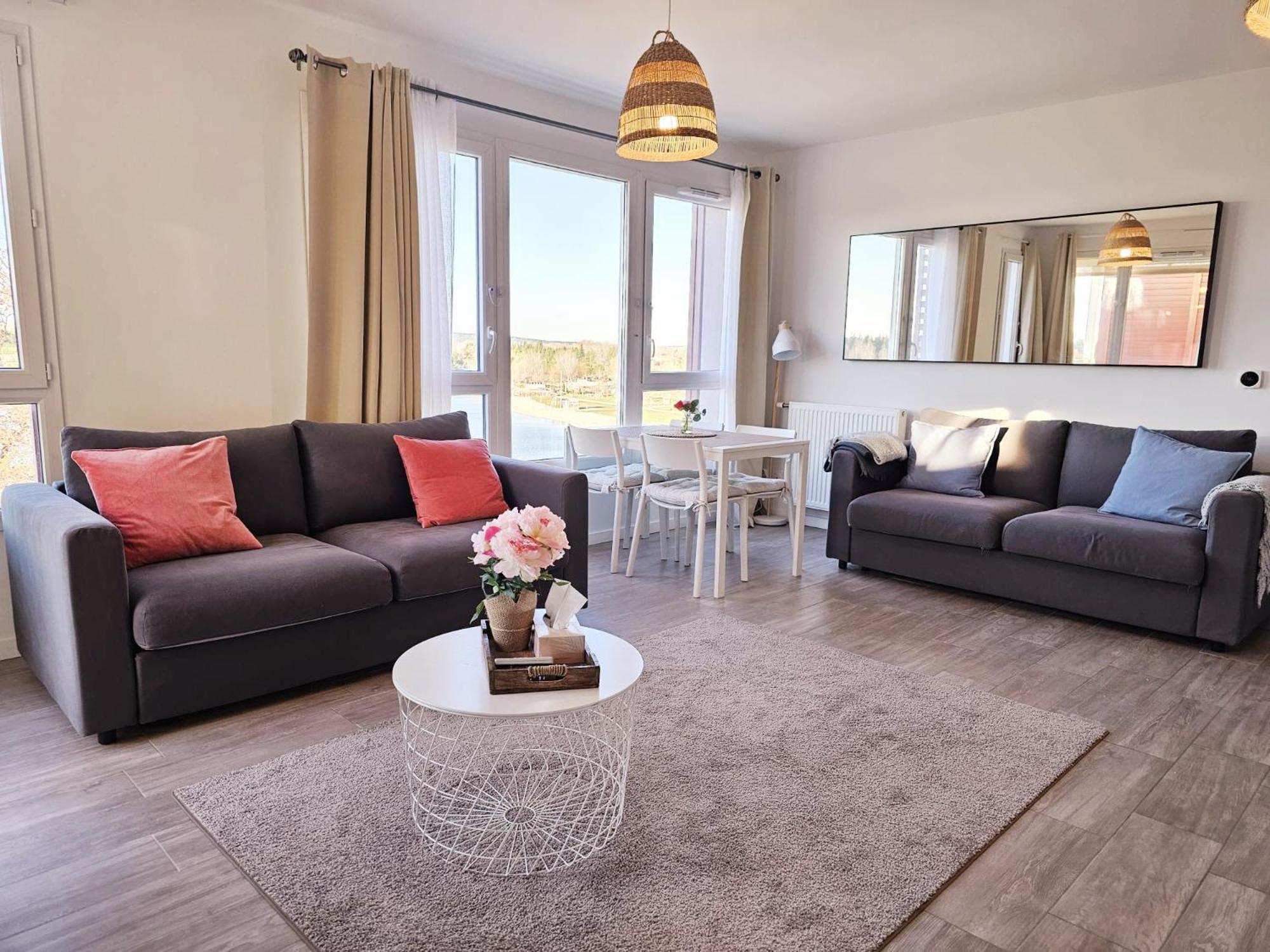 Lakeside Provence - Appartement Classe 4 Etoiles, Vue Sur Le Lac, Parking Sous-Sol, Double Clim مونتيو المظهر الخارجي الصورة