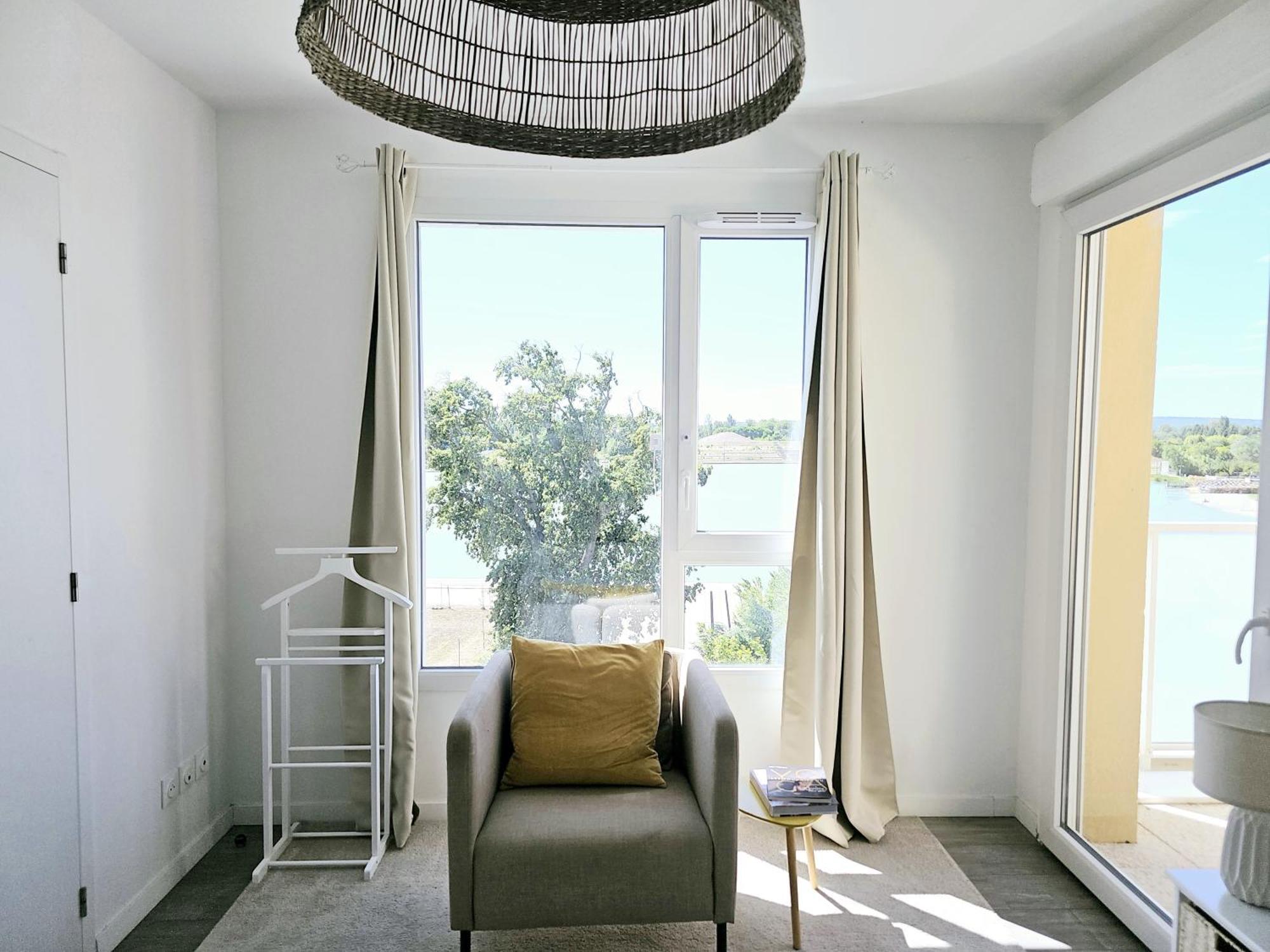 Lakeside Provence - Appartement Classe 4 Etoiles, Vue Sur Le Lac, Parking Sous-Sol, Double Clim مونتيو المظهر الخارجي الصورة