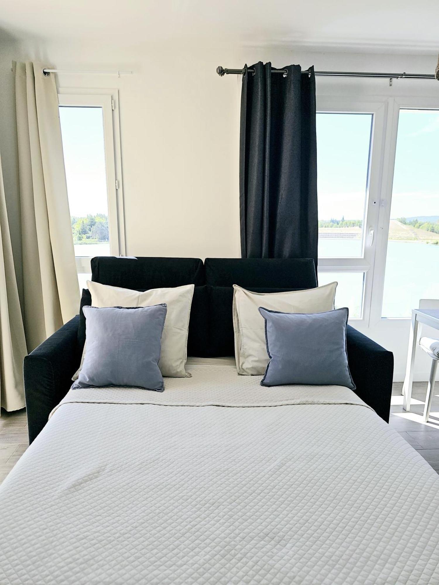Lakeside Provence - Appartement Classe 4 Etoiles, Vue Sur Le Lac, Parking Sous-Sol, Double Clim مونتيو المظهر الخارجي الصورة