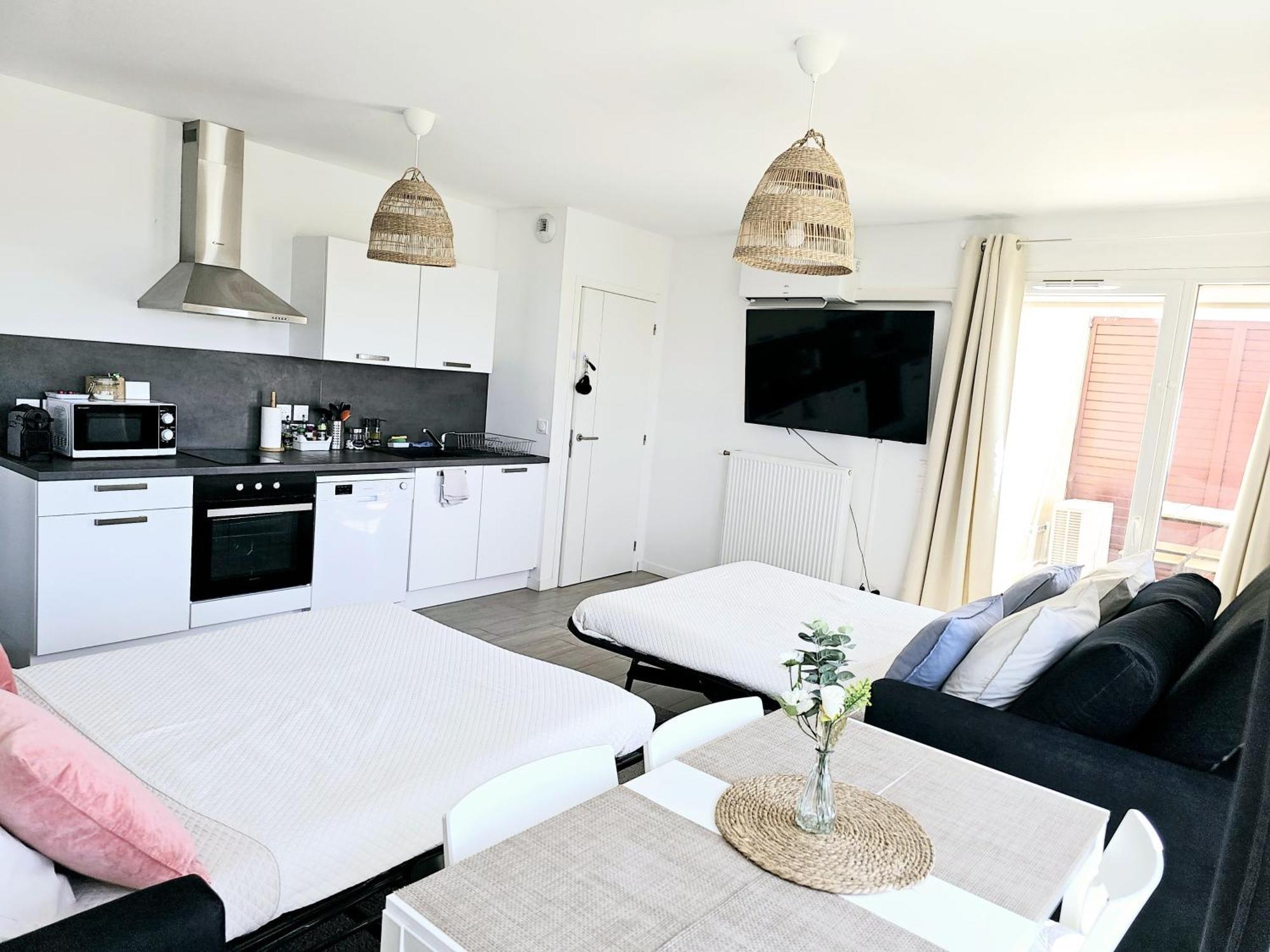 Lakeside Provence - Appartement Classe 4 Etoiles, Vue Sur Le Lac, Parking Sous-Sol, Double Clim مونتيو المظهر الخارجي الصورة